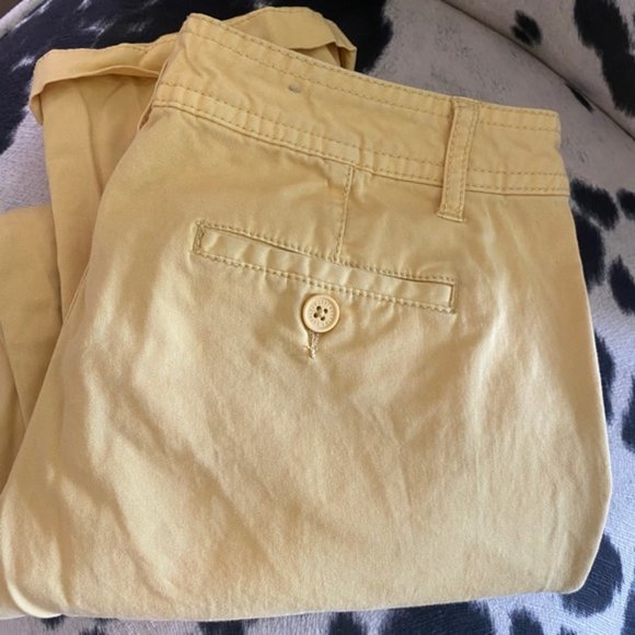 Yellow chinos, like NEW! ☀️the perfect summer pant - Picture 10 of 10
